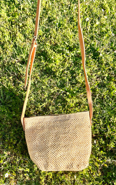 Sac bandoulière en crochet raphia naturel