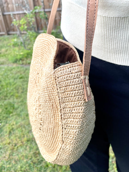 Sac bandoulière en crochet raphia naturel