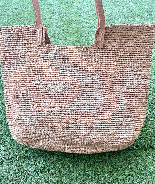 Sac en crochet raphia naturel teinté au thé noir