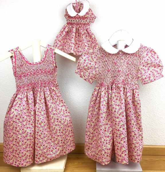 Robe smocks "Tendresse" Manches Ballons col claudine à Fleurs Rose - Maki Rose