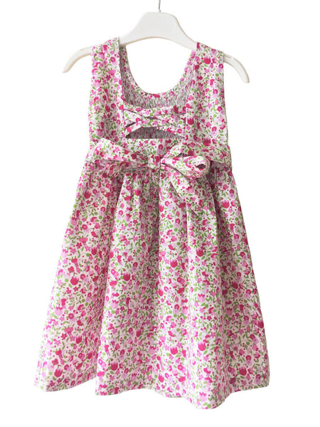 Robe smocks enfant fille fleurs roses dos ouvert croisillons