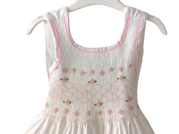 Robe smocks enfant fille blanc blanche brodé main rose